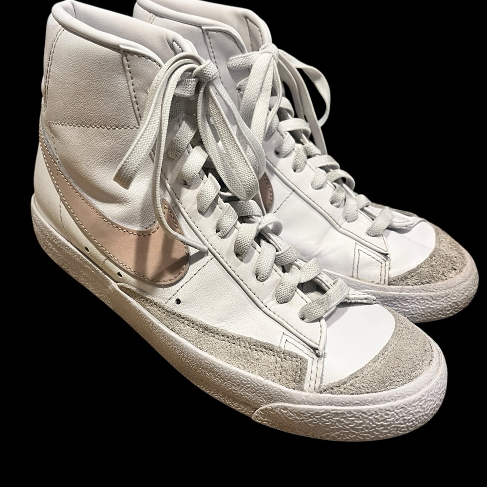 Nike Blazer Mid ‘77 Sneakers Leather Upper Women’s 7.5